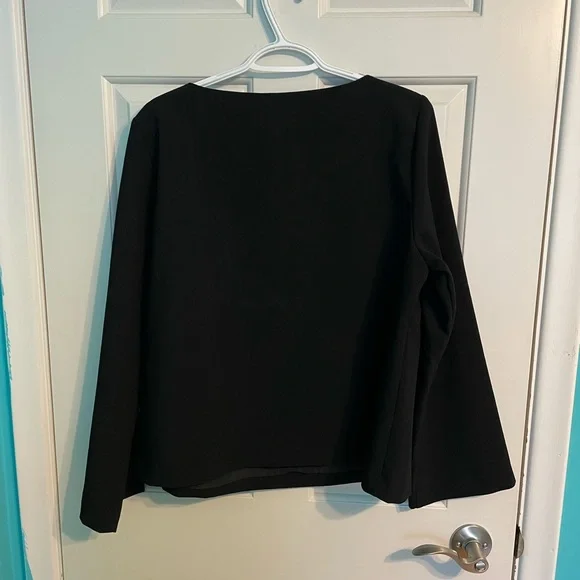 Black Square Neckline Blouse - Picture 2 of 4